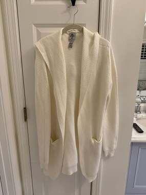 Rain + Rose Ivory Ribbed Open Front Hooded Cardigan with Pockets